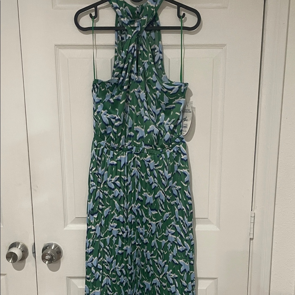 Elegant Green and Blue Patterned Maxi Dress